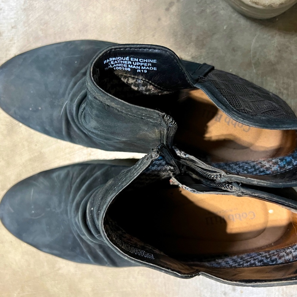 Size 7 Rockport Ankle Boots
